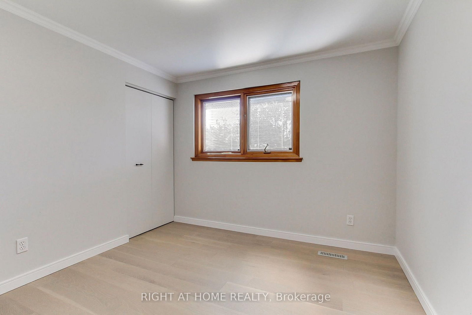 1715 Oberon Mississauga,ON L4X 2K7 — Photo 27