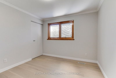 1715 Oberon Mississauga,ON L4X 2K7 — Photo 27