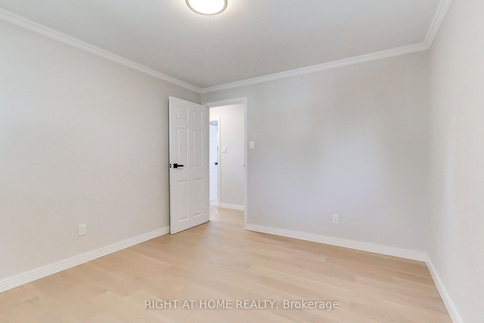 1715 Oberon Mississauga,ON L4X 2K7 — Photo 31