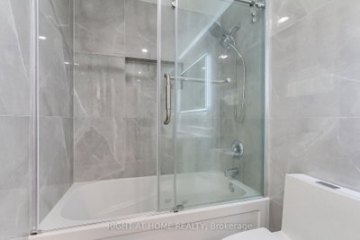 1715 Oberon Mississauga,ON L4X 2K7 — Photo 33
