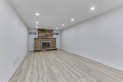 1715 Oberon Mississauga,ON L4X 2K7 — Photo 34