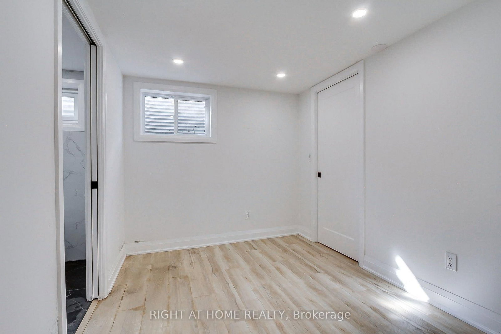 1715 Oberon Mississauga,ON L4X 2K7 — Photo 36