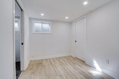 1715 Oberon Mississauga,ON L4X 2K7 — Photo 36