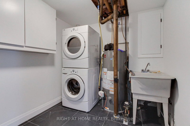 1715 Oberon Mississauga,ON L4X 2K7 — Photo 39