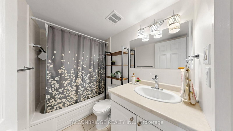 5 Lisa Brampton,ON L6T 4T4 — Photo 27