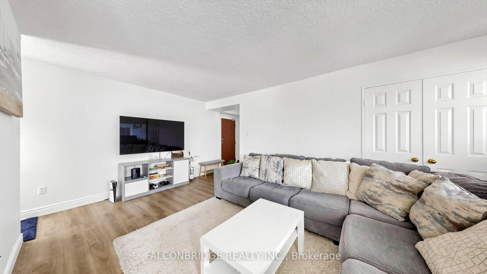 5 Lisa Brampton,ON L6T 4T4 — Photo 9