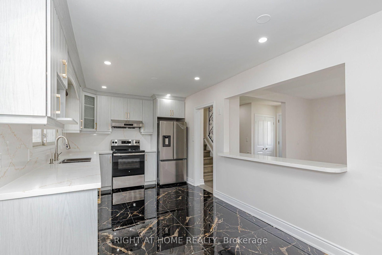 5154 New Street • Burlington, ON photo 11