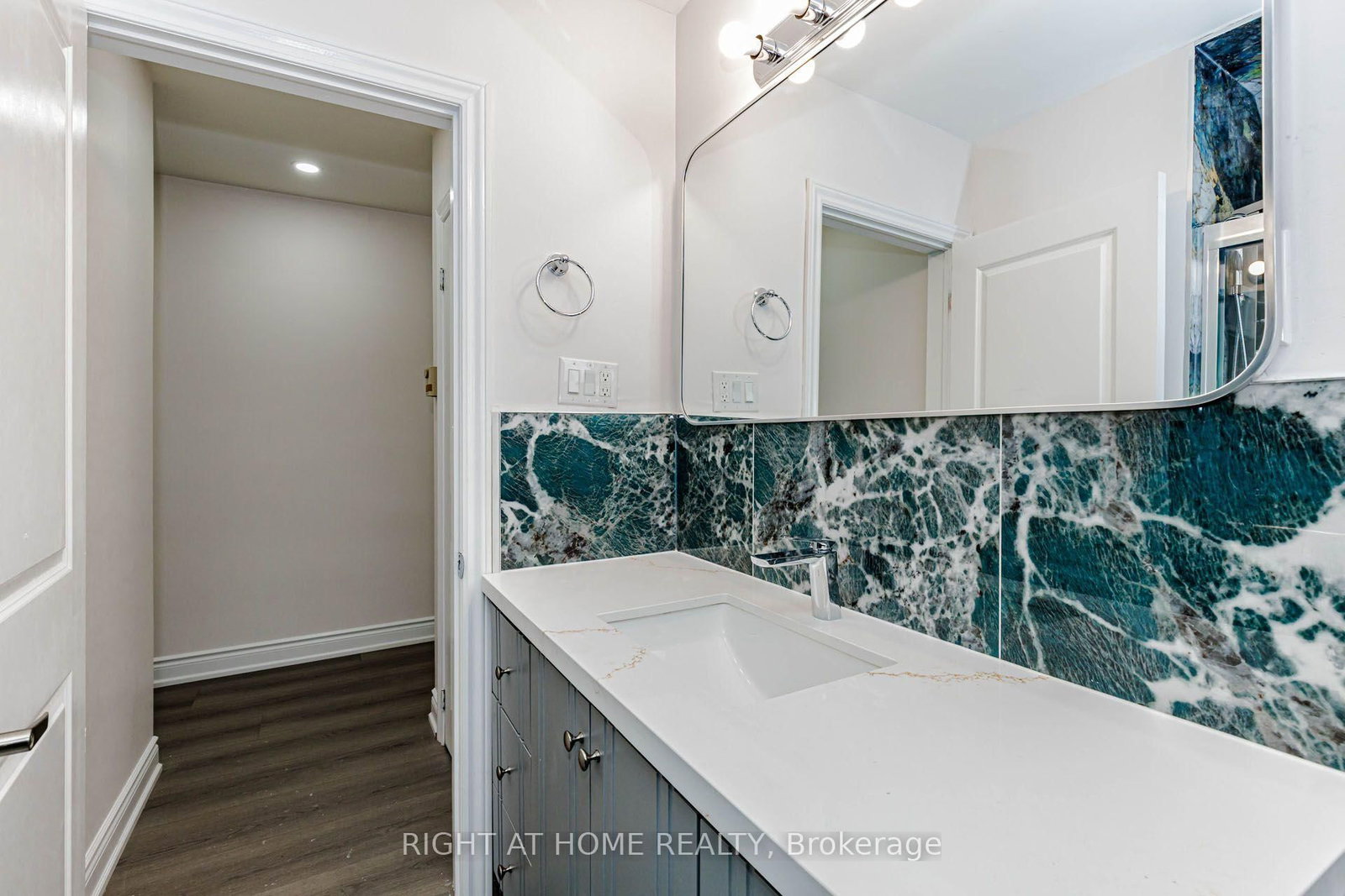 5154 New Street • Burlington, ON photo 21