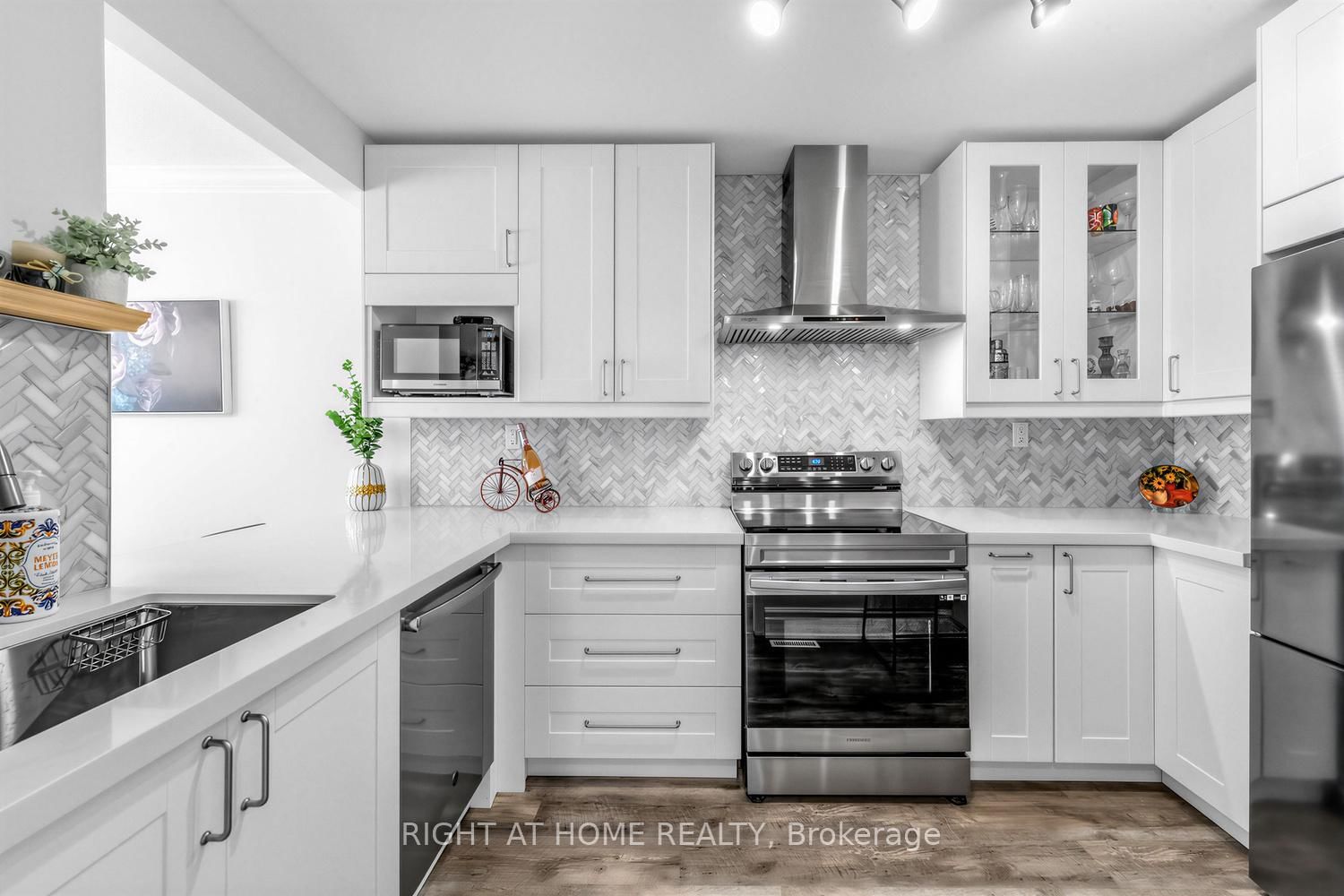 2065 Amherst Heights Court • #21 • Burlington, ON photo 11