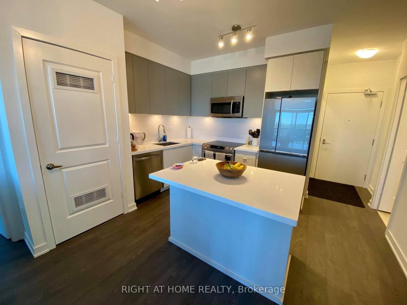 PH10 - 4699 Glen Erin Drive E