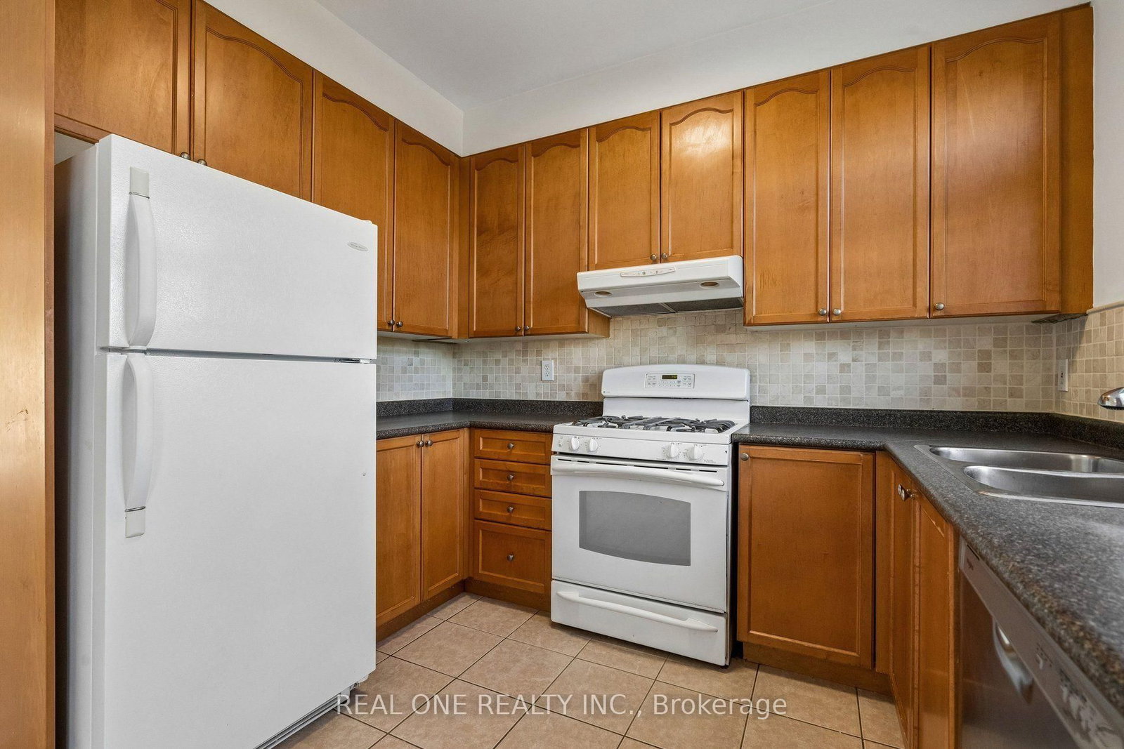 2350 Sutton Drive • Burlington, ON photo 16
