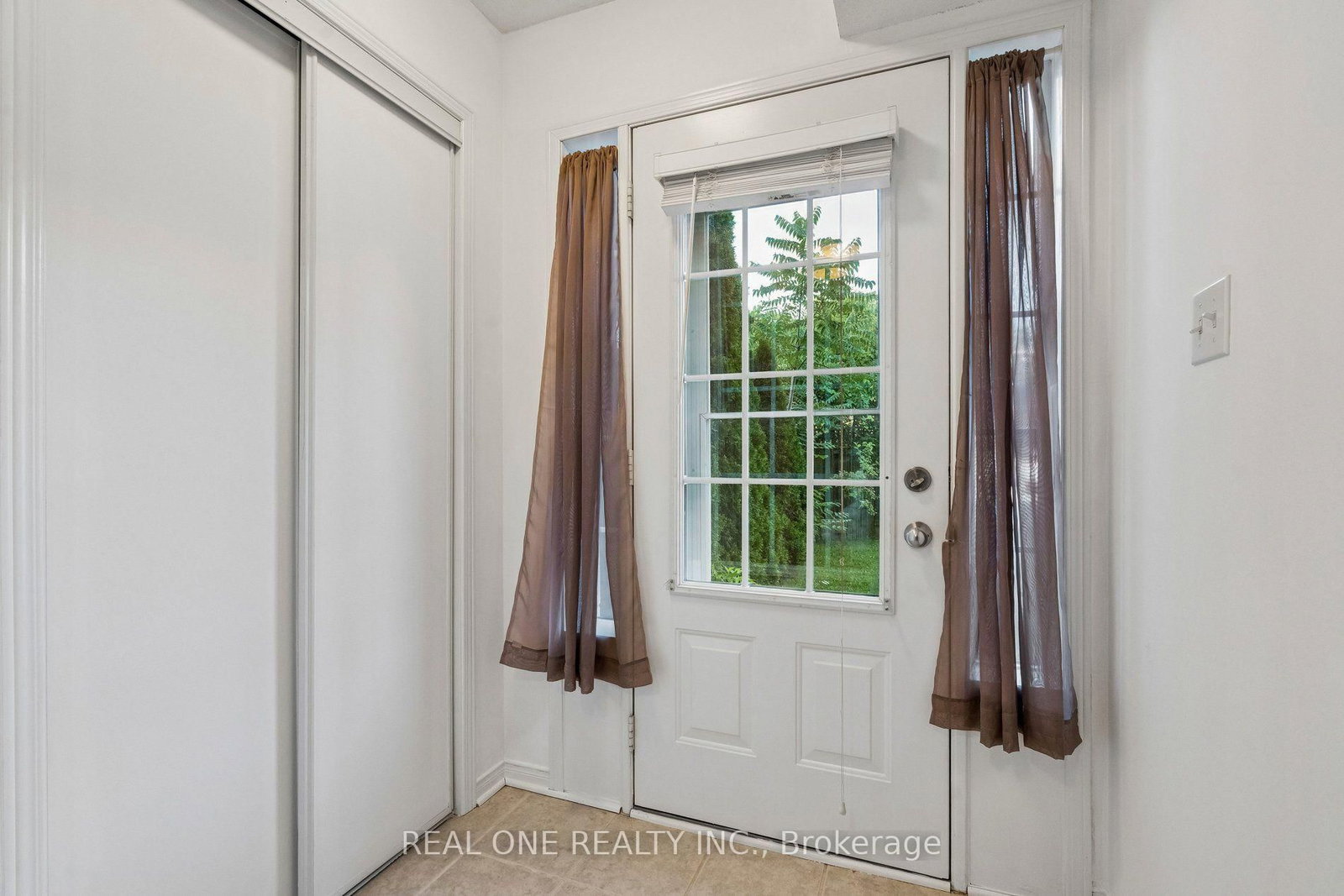 2350 Sutton Drive • Burlington, ON photo 18