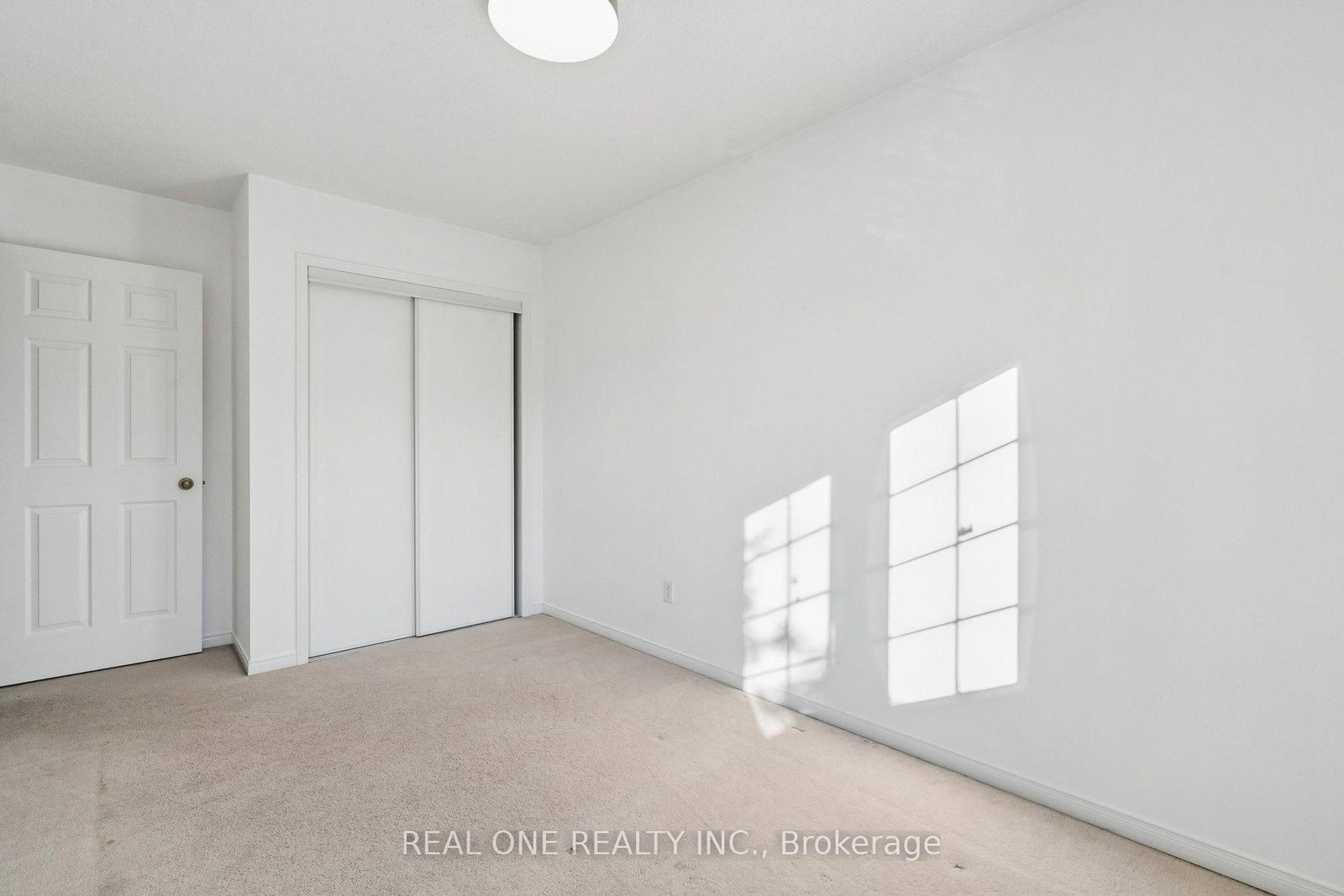 2350 Sutton Drive • Burlington, ON photo 19