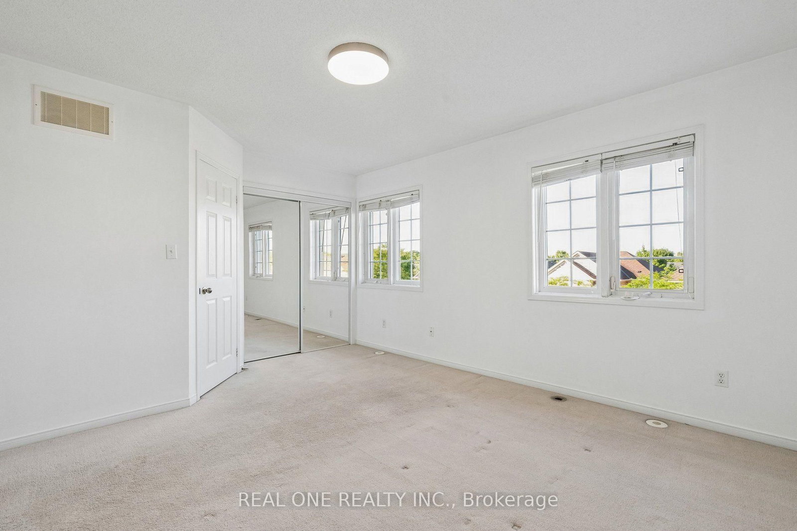 2350 Sutton Drive • Burlington, ON photo 24