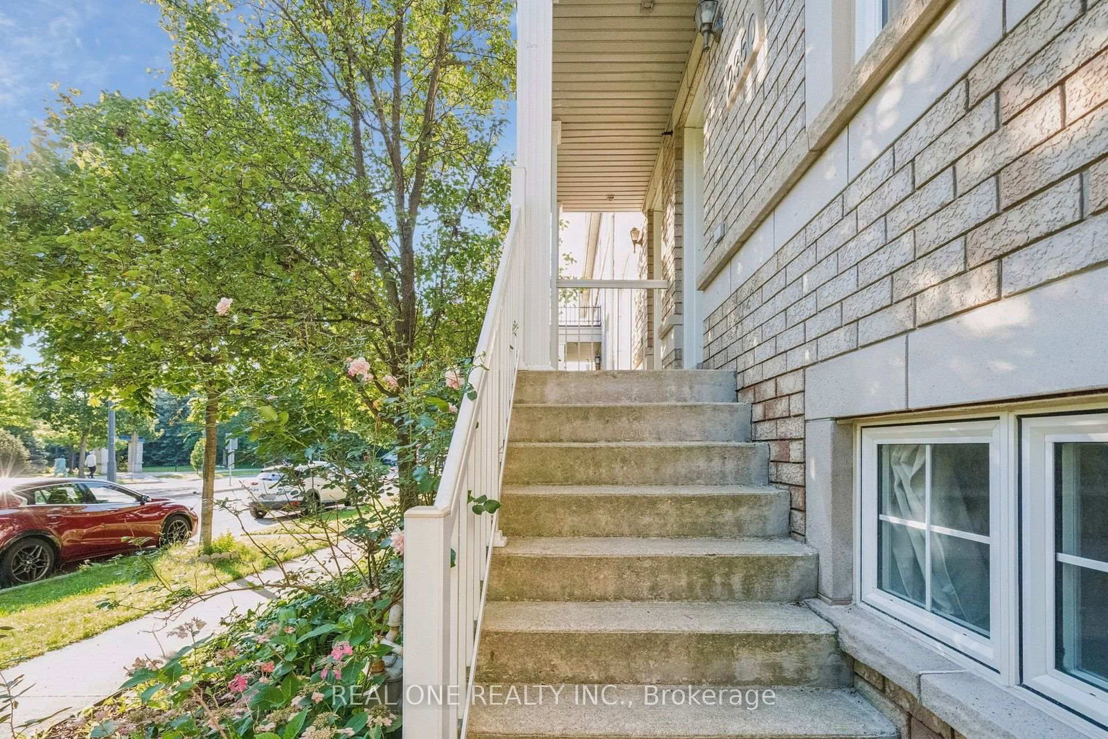 2350 Sutton Drive • Burlington, ON photo 6