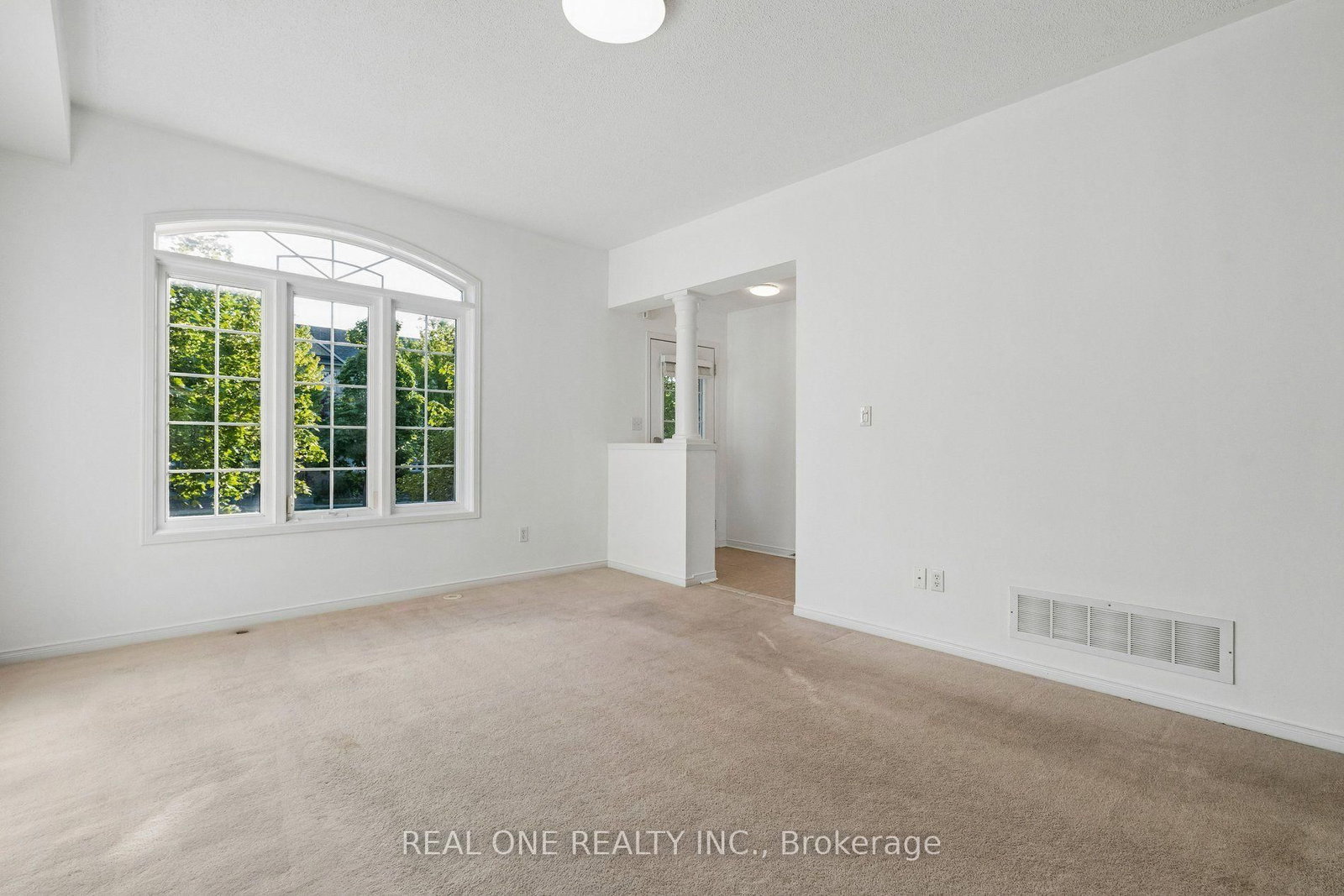 2350 Sutton Drive • Burlington, ON photo 9