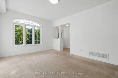 2350 Sutton Drive • Burlington, ON photo 9