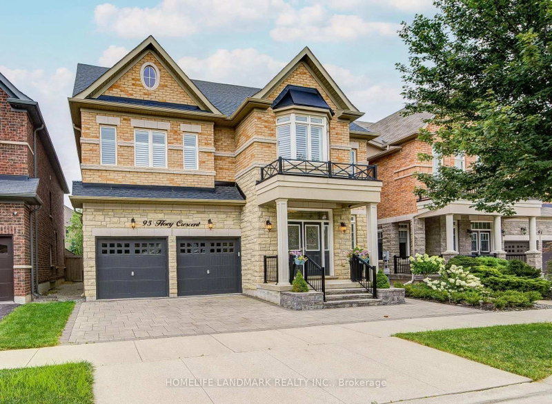 95 Hoey Crescent