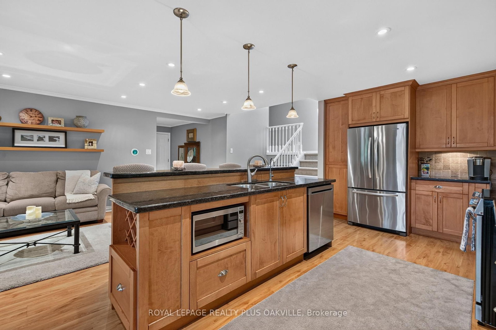 4527 Concord Place • Burlington, ON photo 4