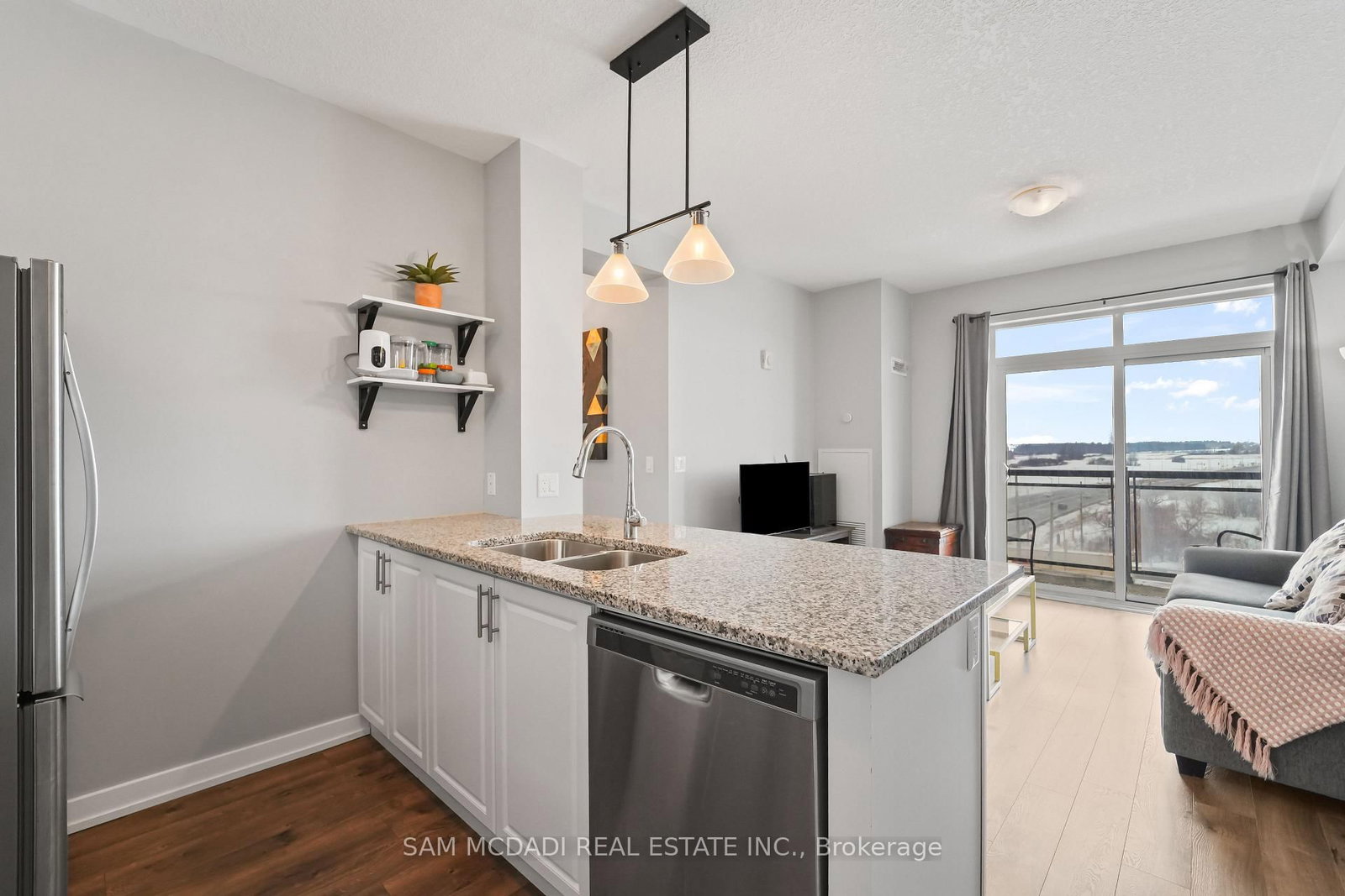 2490 Old Bronte Oakville,ON L6M 0Y5