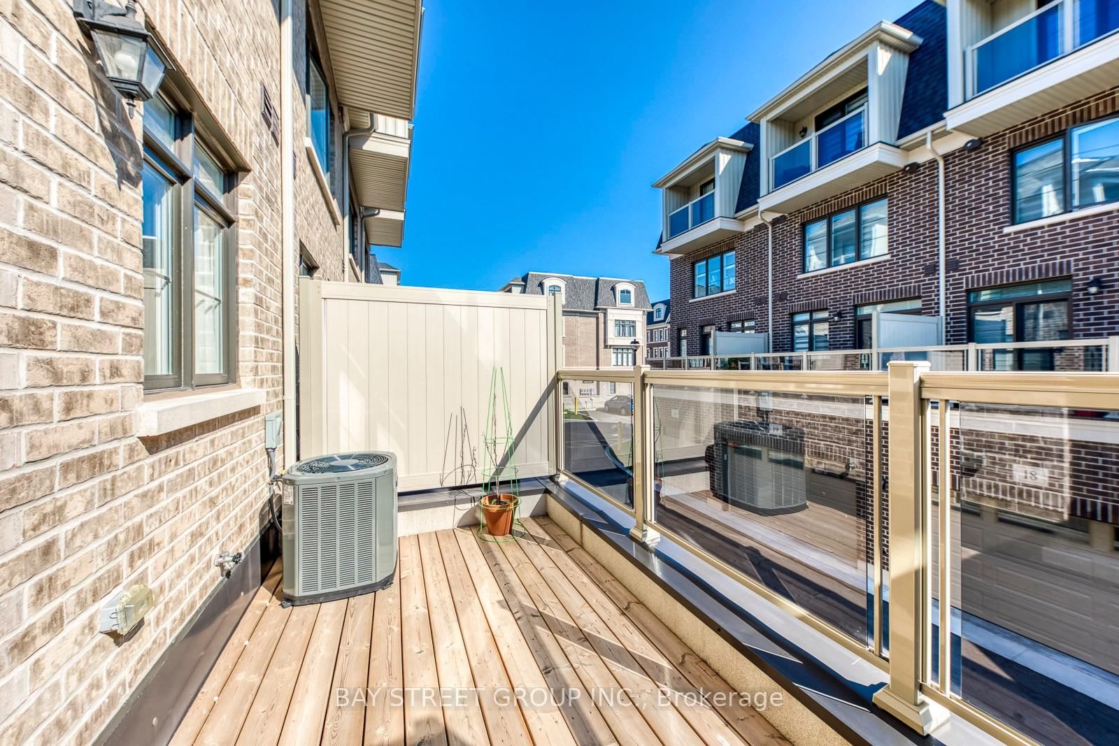 2119 Lillykin Street • #11 • Oakville, ON photo 25