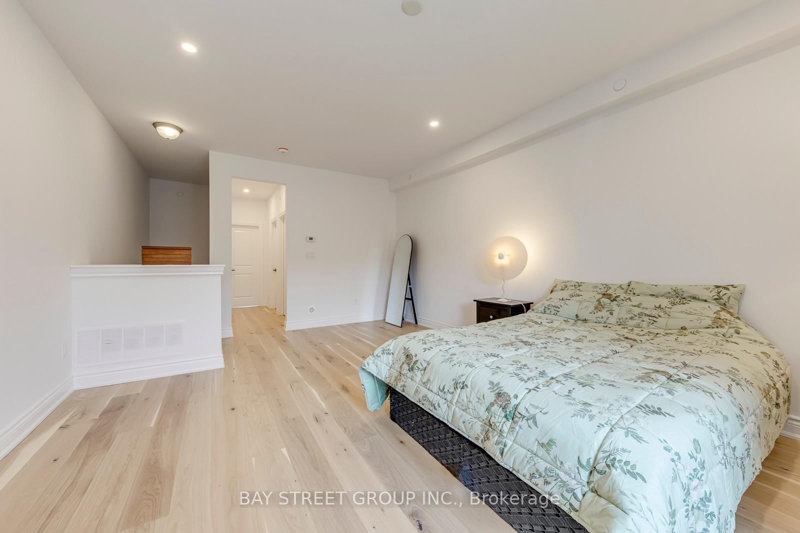 2119 Lillykin Street • #11 • Oakville, ON photo 37
