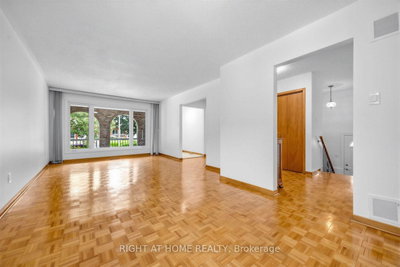 3126 Mccarthy Mississauga,ON L4Y 3Z5 — Photo 12
