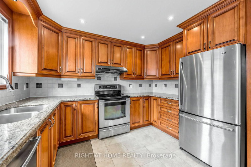 3126 Mccarthy Mississauga,ON L4Y 3Z5 — Photo 18