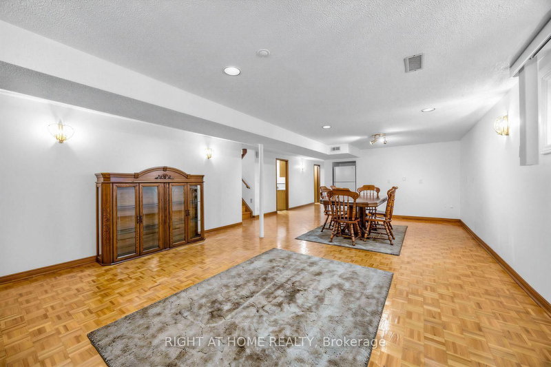 3126 Mccarthy Mississauga,ON L4Y 3Z5 — Photo 30