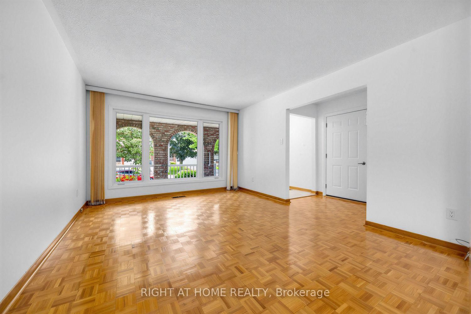 3126 Mccarthy Court • Mississauga, ON photo 8
