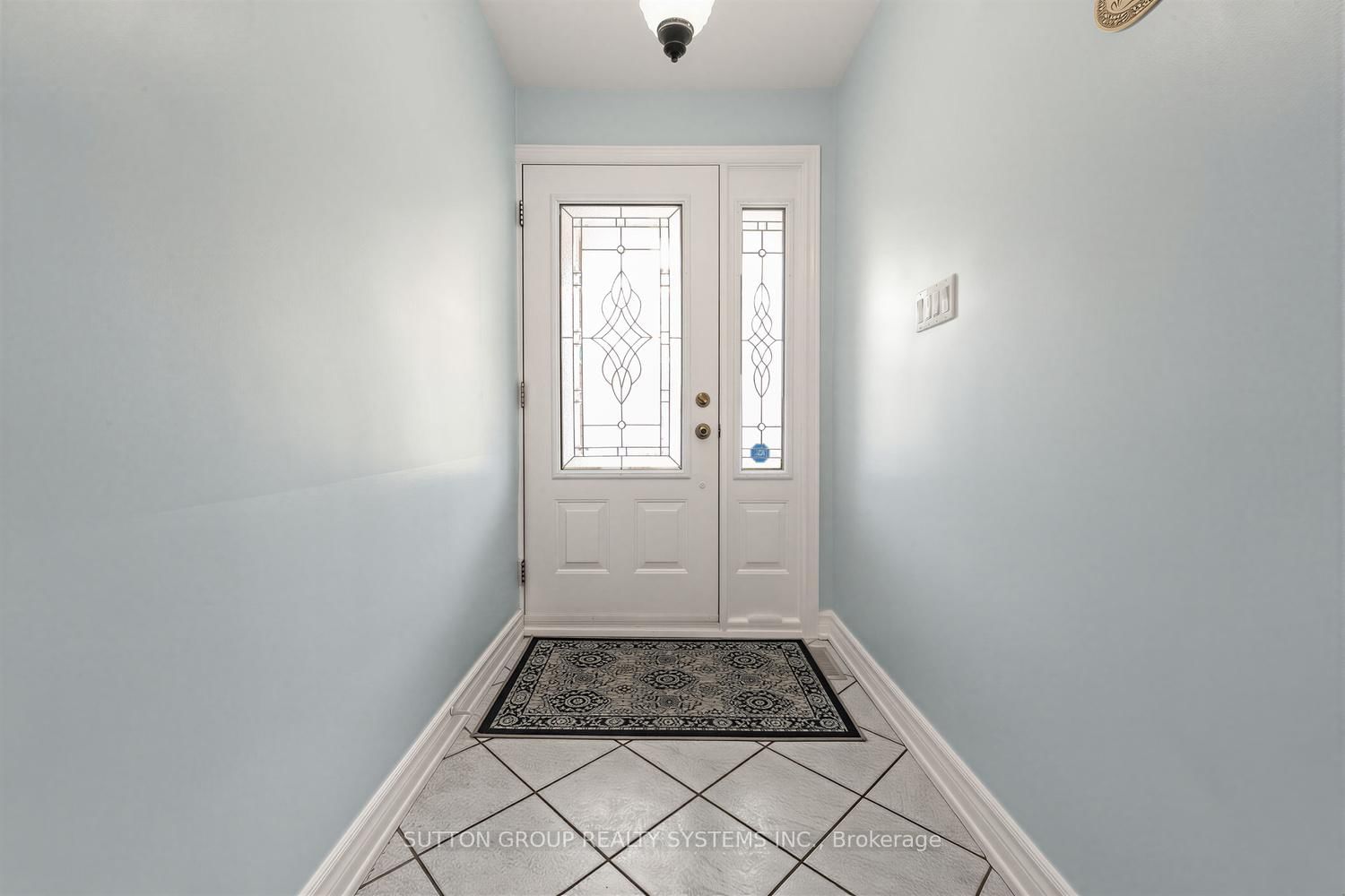228 Chantenay Drive • Mississauga, ON photo 4