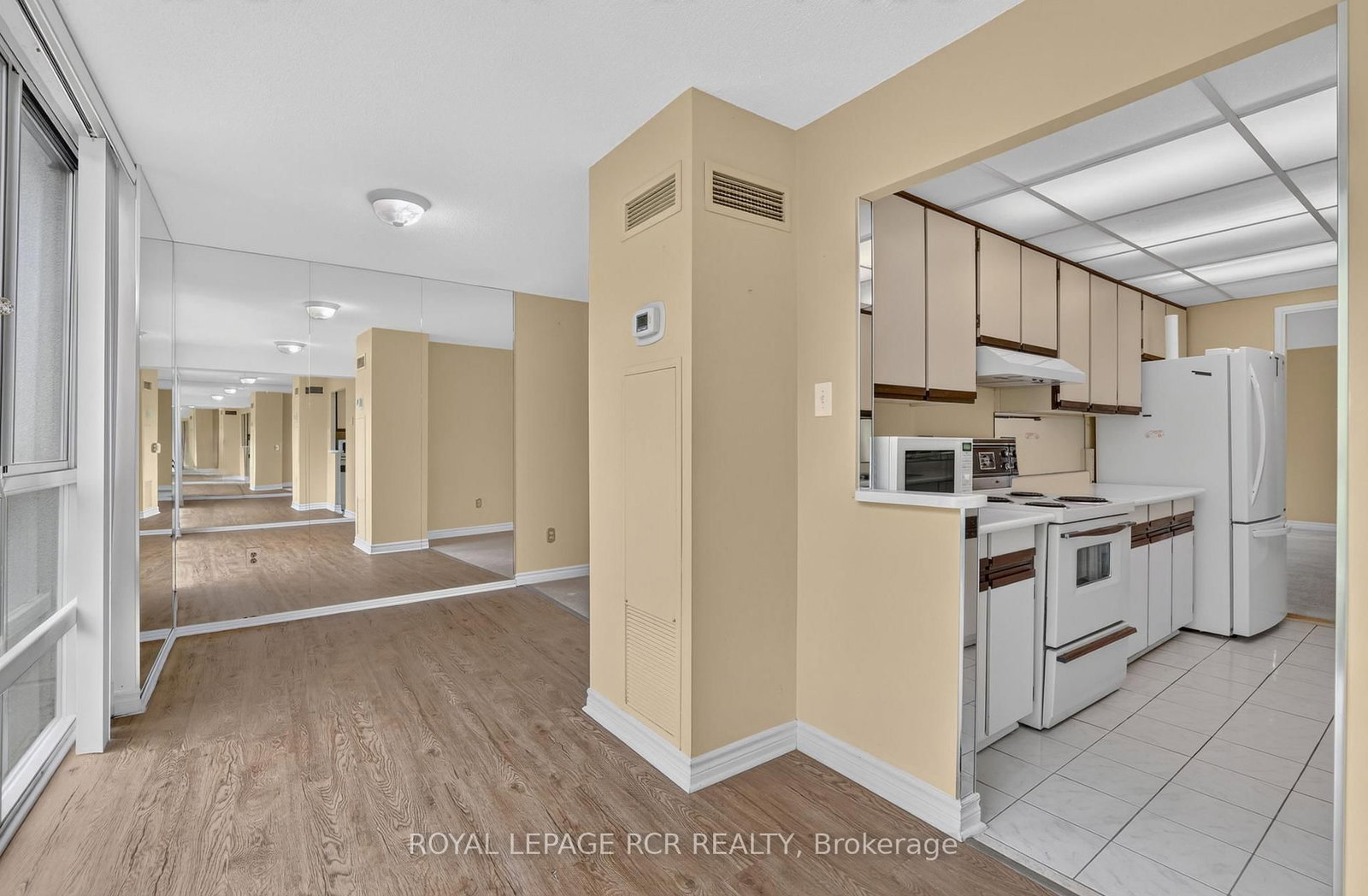3650 Kaneff Crescent • #303 • Mississauga, ON photo 12