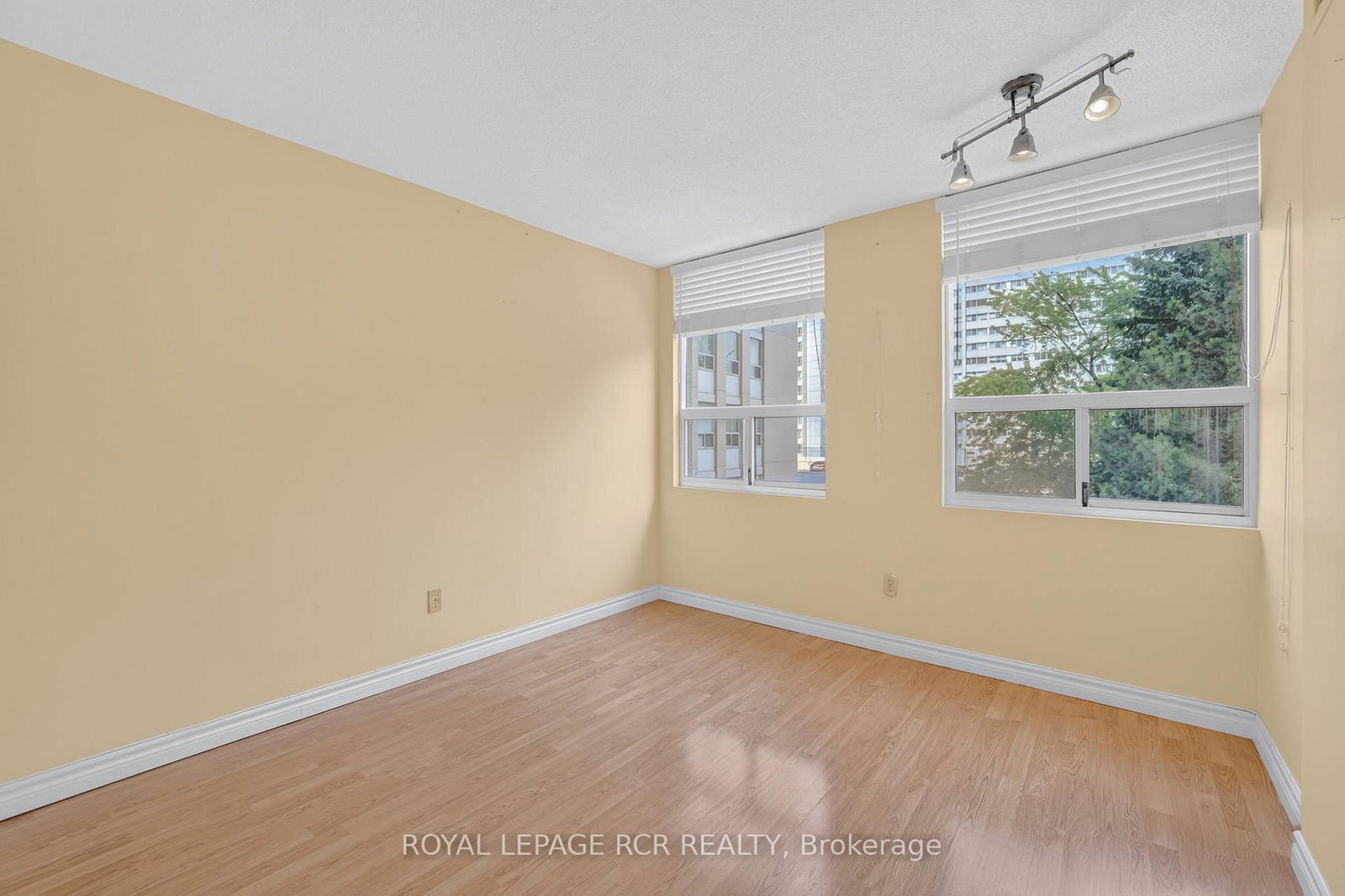 3650 Kaneff Crescent • #303 • Mississauga, ON photo 17