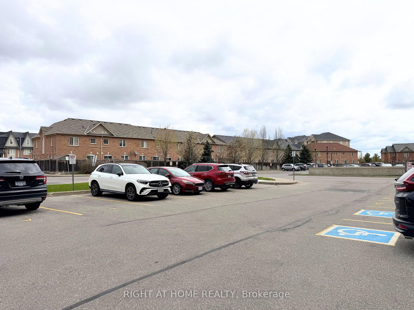 1419 Costigan Road • #308 • Milton, ON photo 4