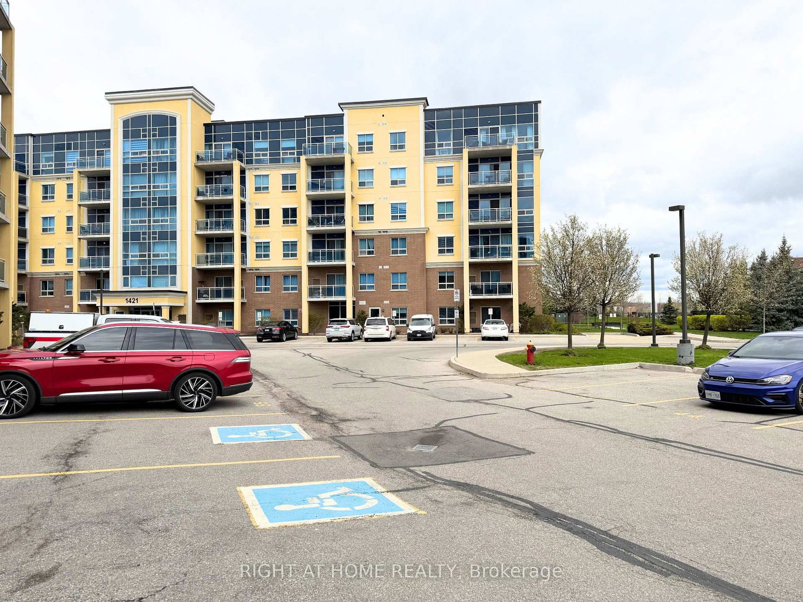 1419 Costigan Road • #308 • Milton, ON photo 5