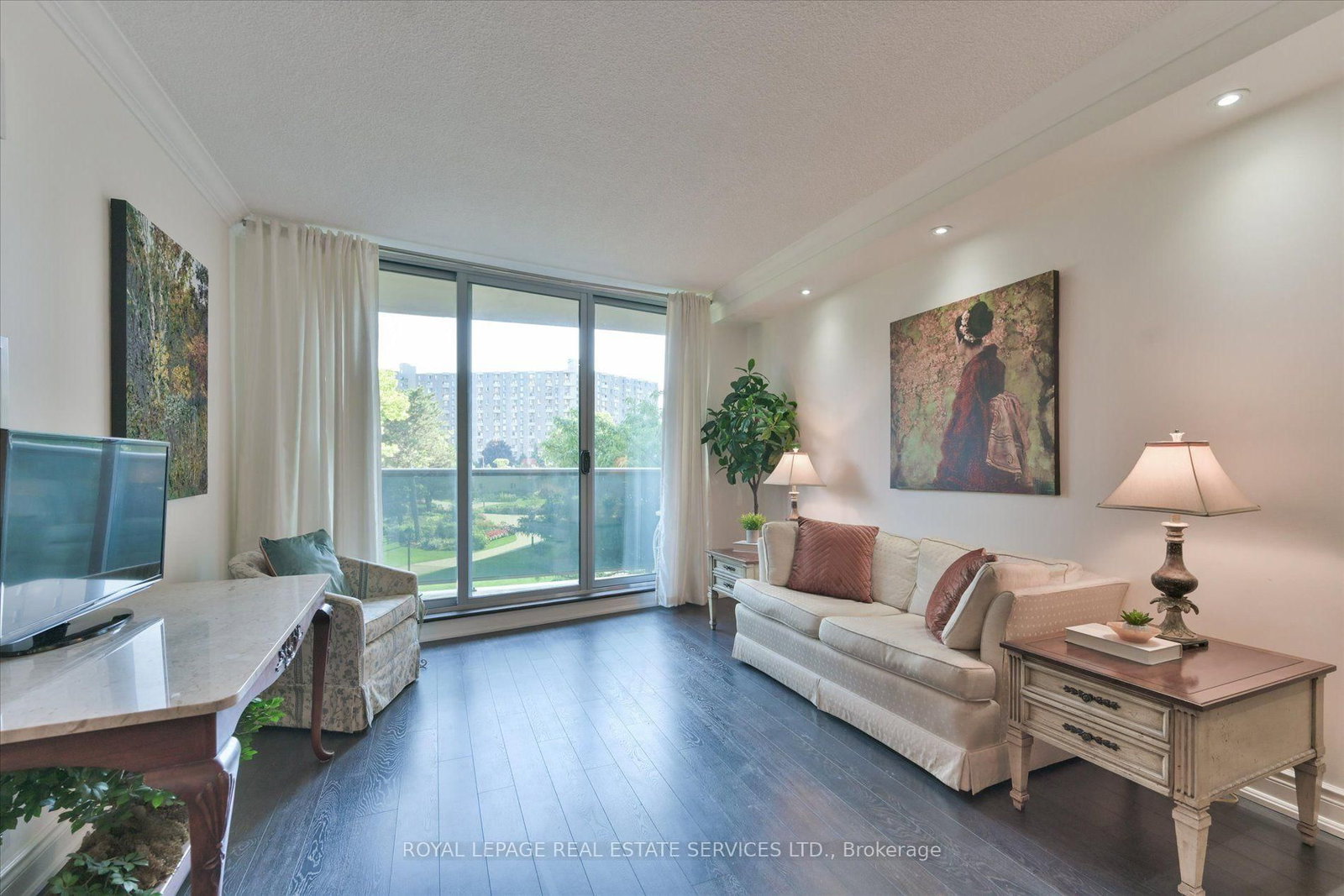 812 Burnhamthorpe Road • #309 • Toronto, ON photo 8