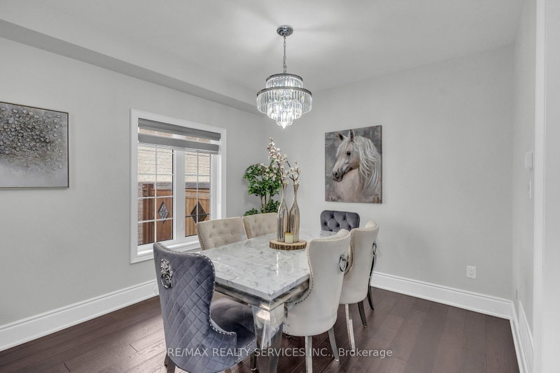 40 Rosewell Crescent