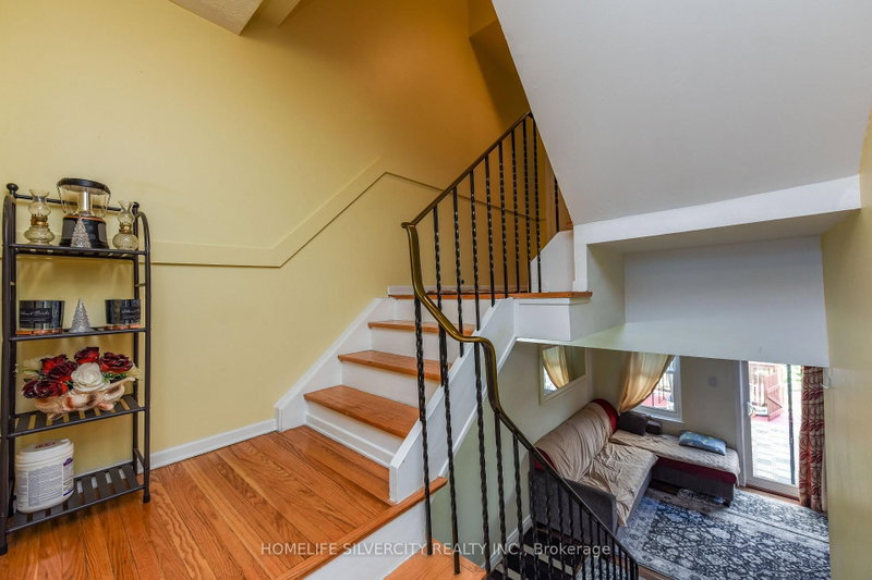 7255 Dooley Mississauga,ON L4T 2S7 — Photo 12