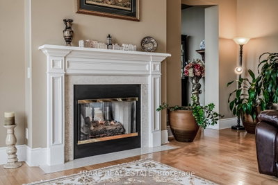 25 Kingsbridge Garden Mississauga,ON L5R 4B1 — Photo 10