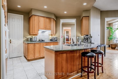 25 Kingsbridge Garden Mississauga,ON L5R 4B1 — Photo 14