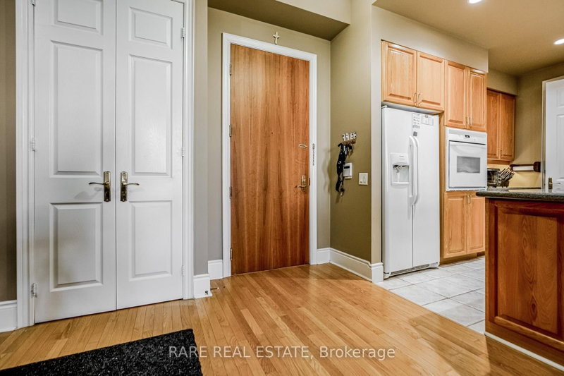25 Kingsbridge Garden Mississauga,ON L5R 4B1 — Photo 23