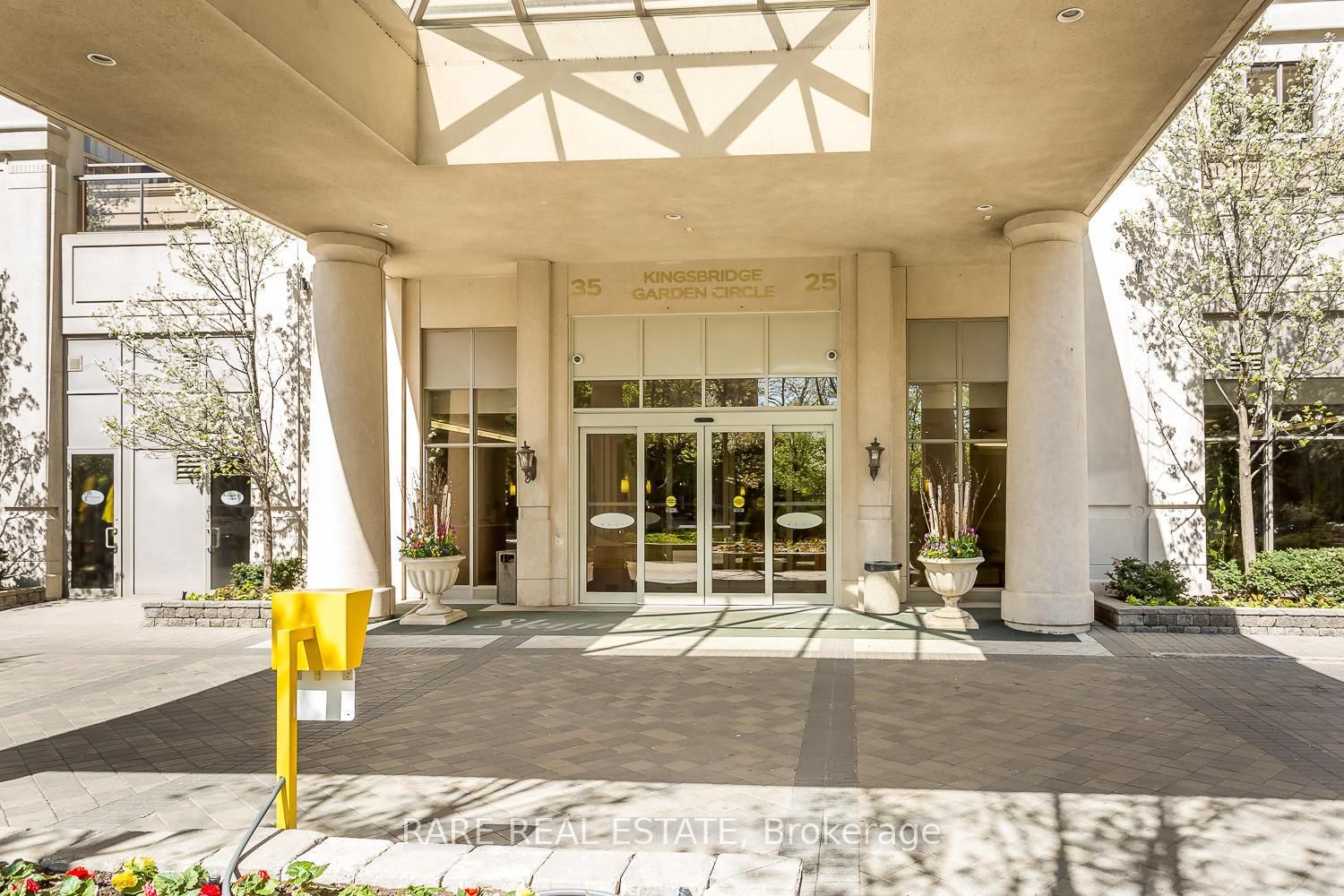 25 Kingsbridge Garden Mississauga,ON L5R 4B1 — Photo 36