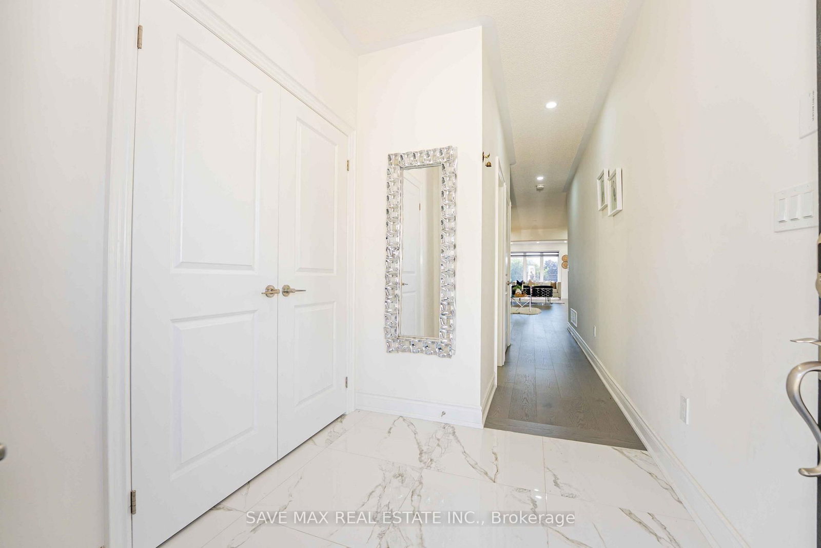 13 Ixworth Circle • Brampton, ON photo 5