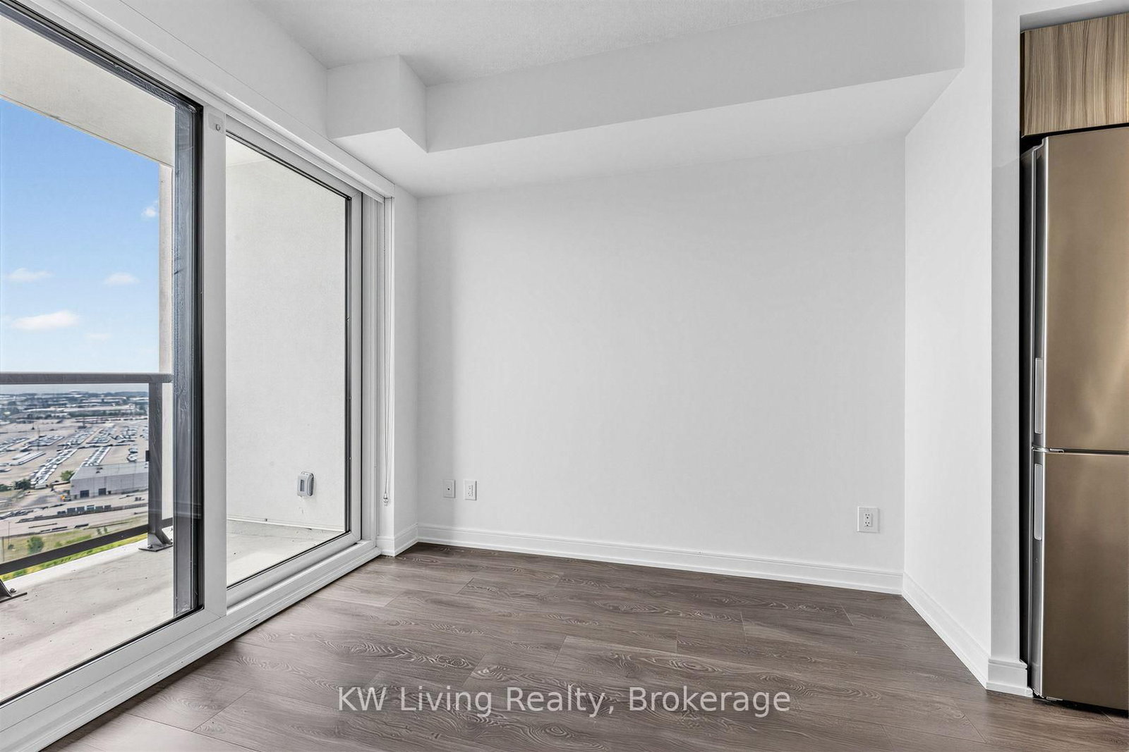 30 Samuel Wood Way • #2009 • Toronto, ON photo 15