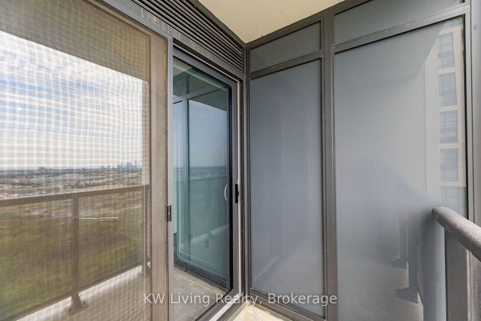 30 Samuel Wood Way • #2009 • Toronto, ON photo 27