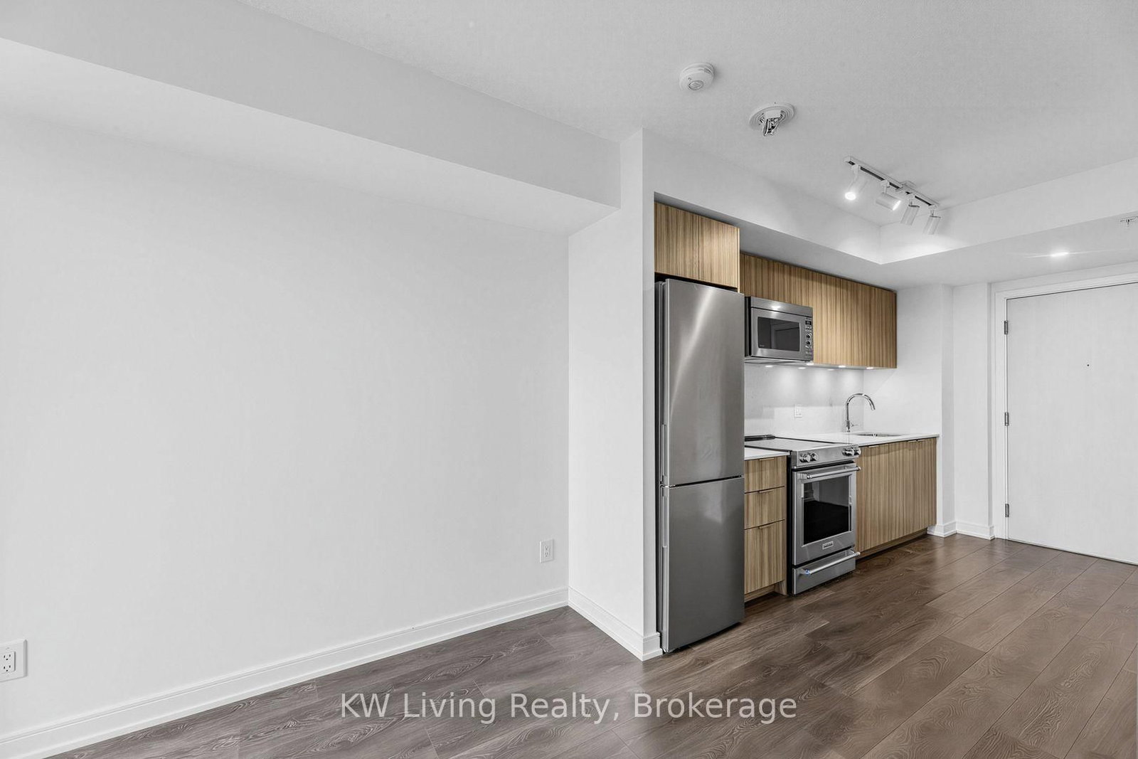 30 Samuel Wood Way • #2009 • Toronto, ON photo 6
