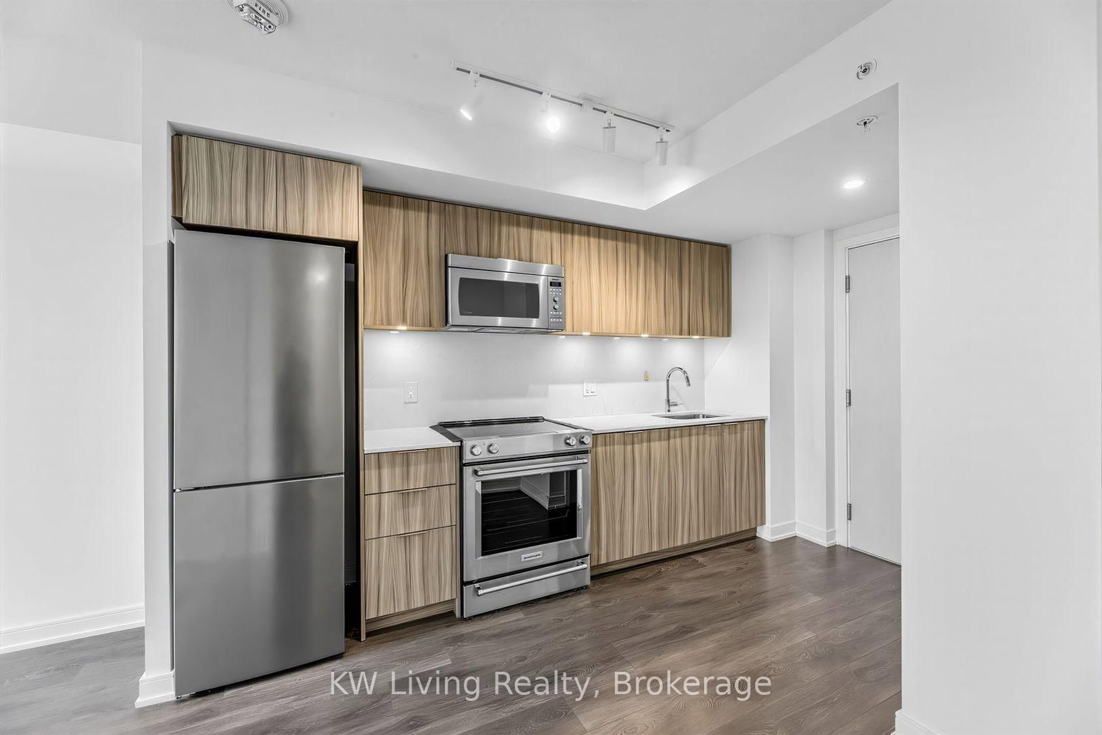 30 Samuel Wood Way • #2009 • Toronto, ON photo 8