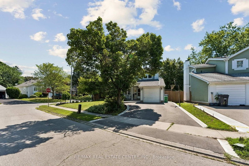 29 Blueridge Square