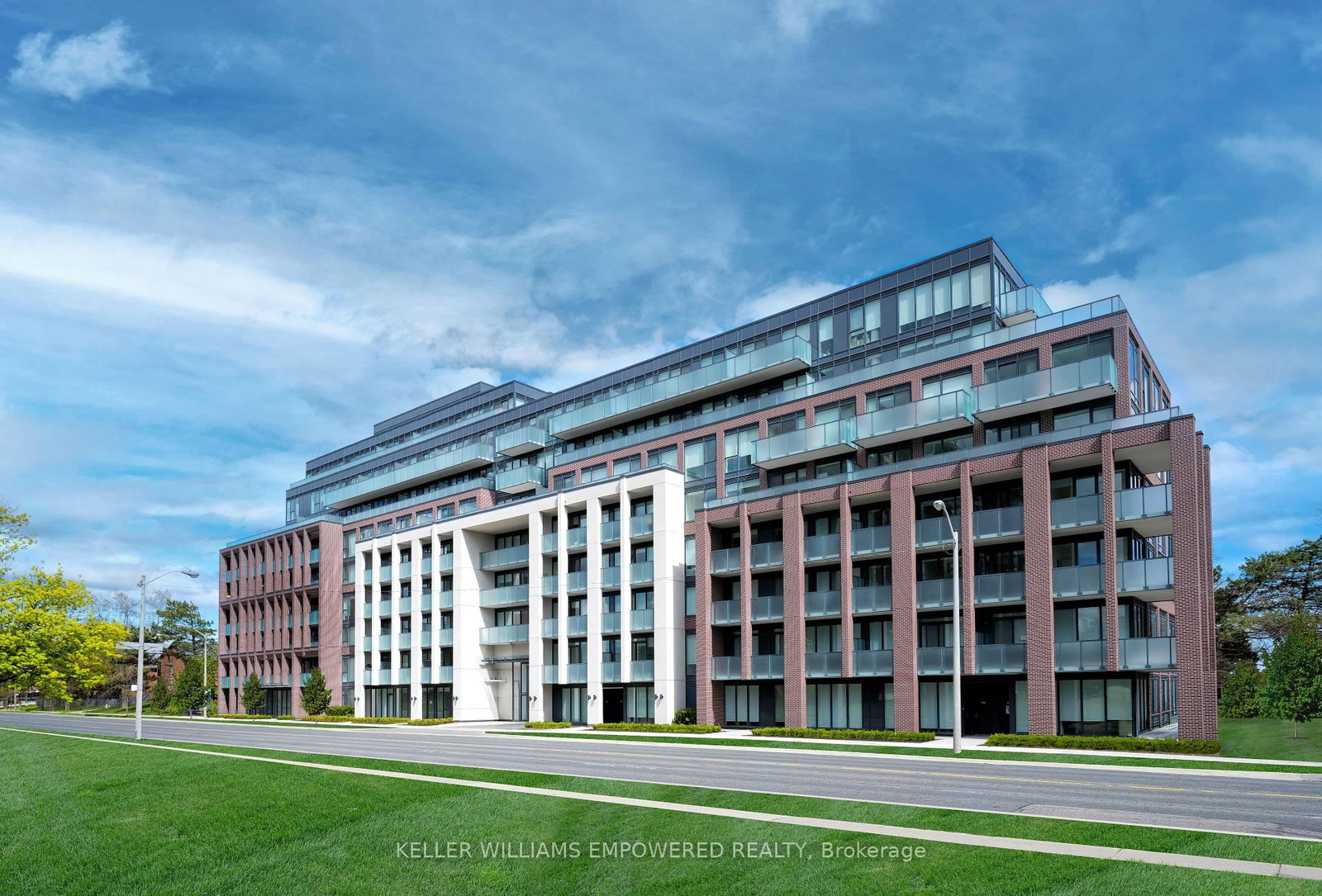 601 - 4365 Bloor Street W, Toronto 2