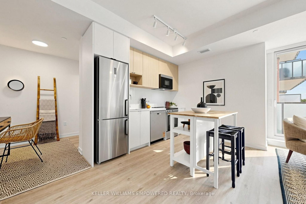 601 - 4365 Bloor Street W 5